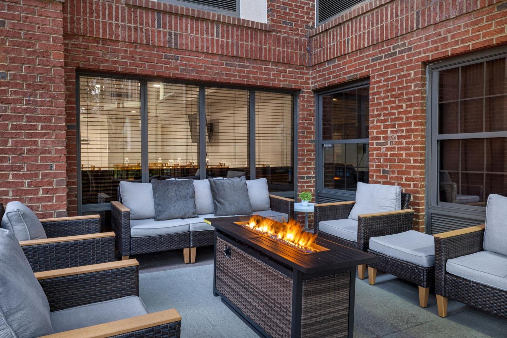 Four Points By Sheraton Greensboro Airport Exterior foto